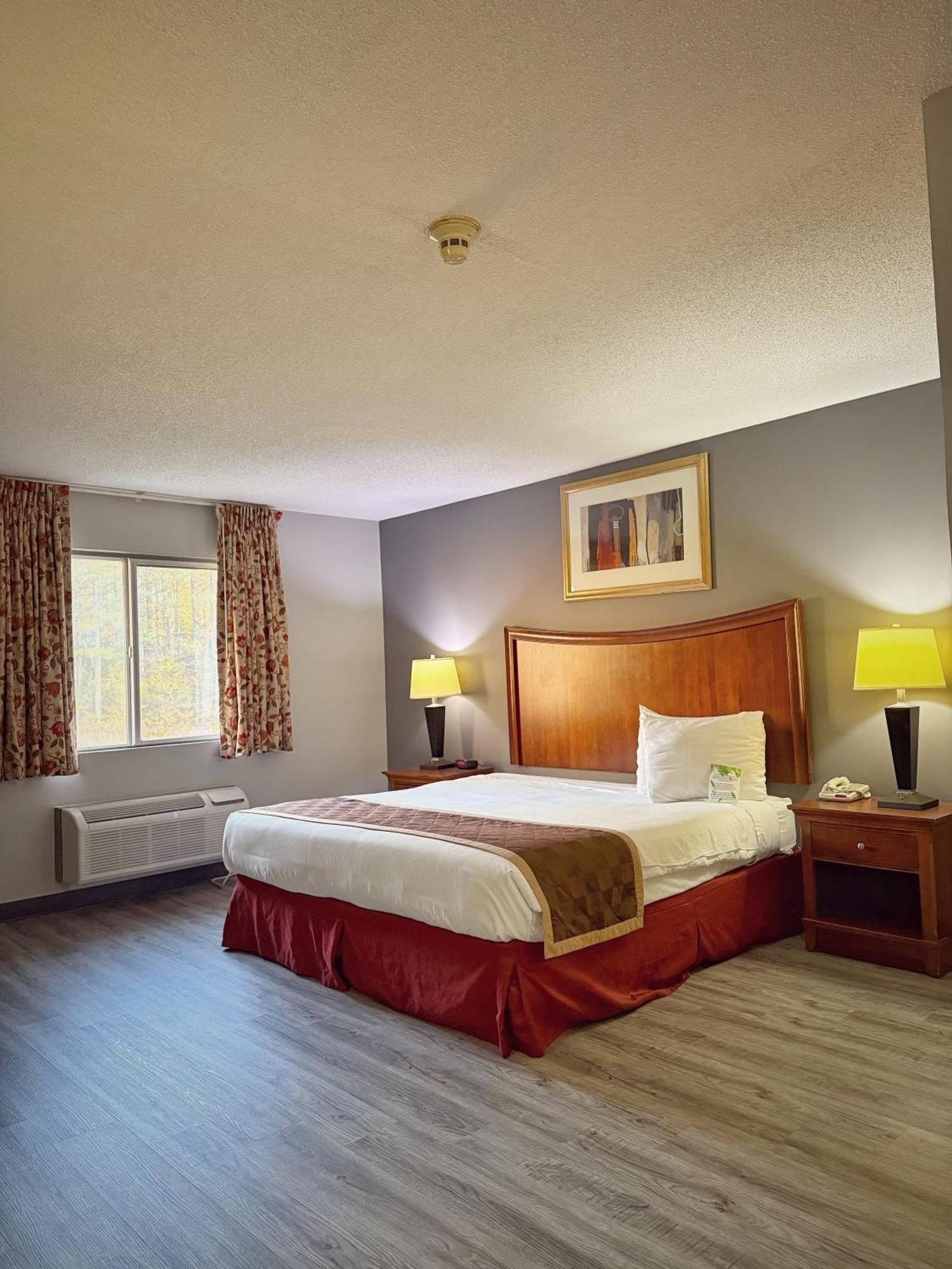 Lake Tree Inn & Suites Marion Bagian luar foto