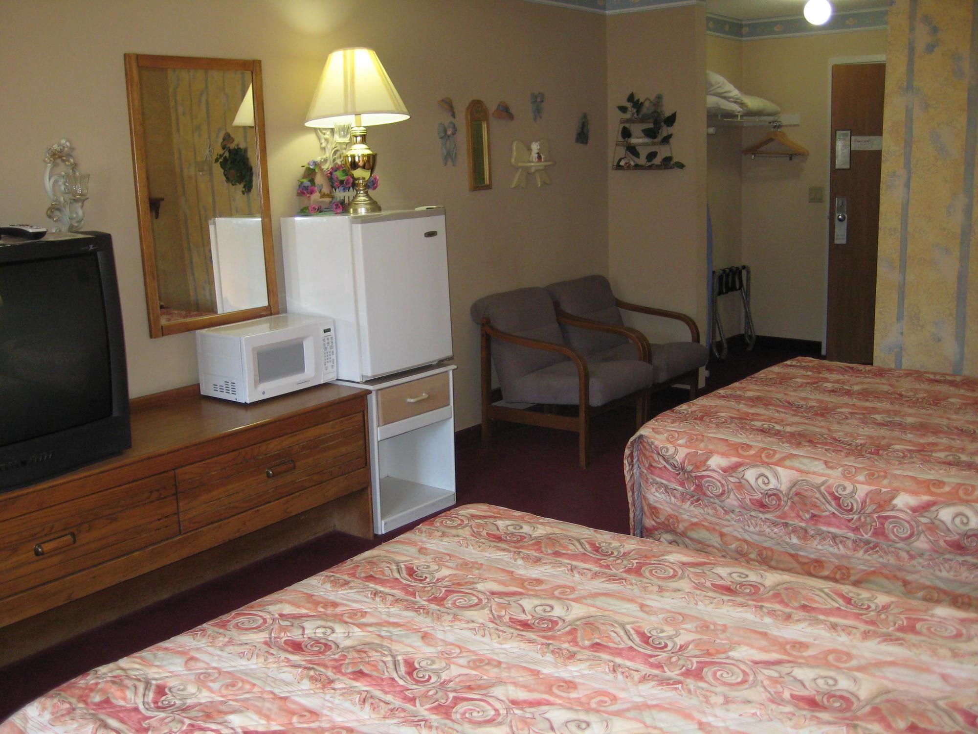 Lake Tree Inn & Suites Marion Bagian luar foto