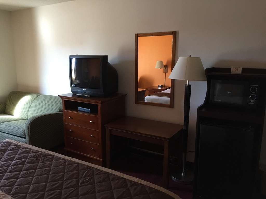 Lake Tree Inn & Suites Marion Ruang foto